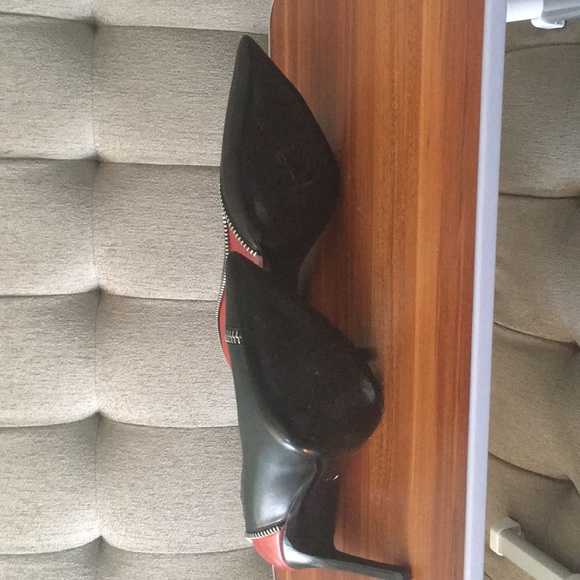 Shoes - Picture 4 of 5